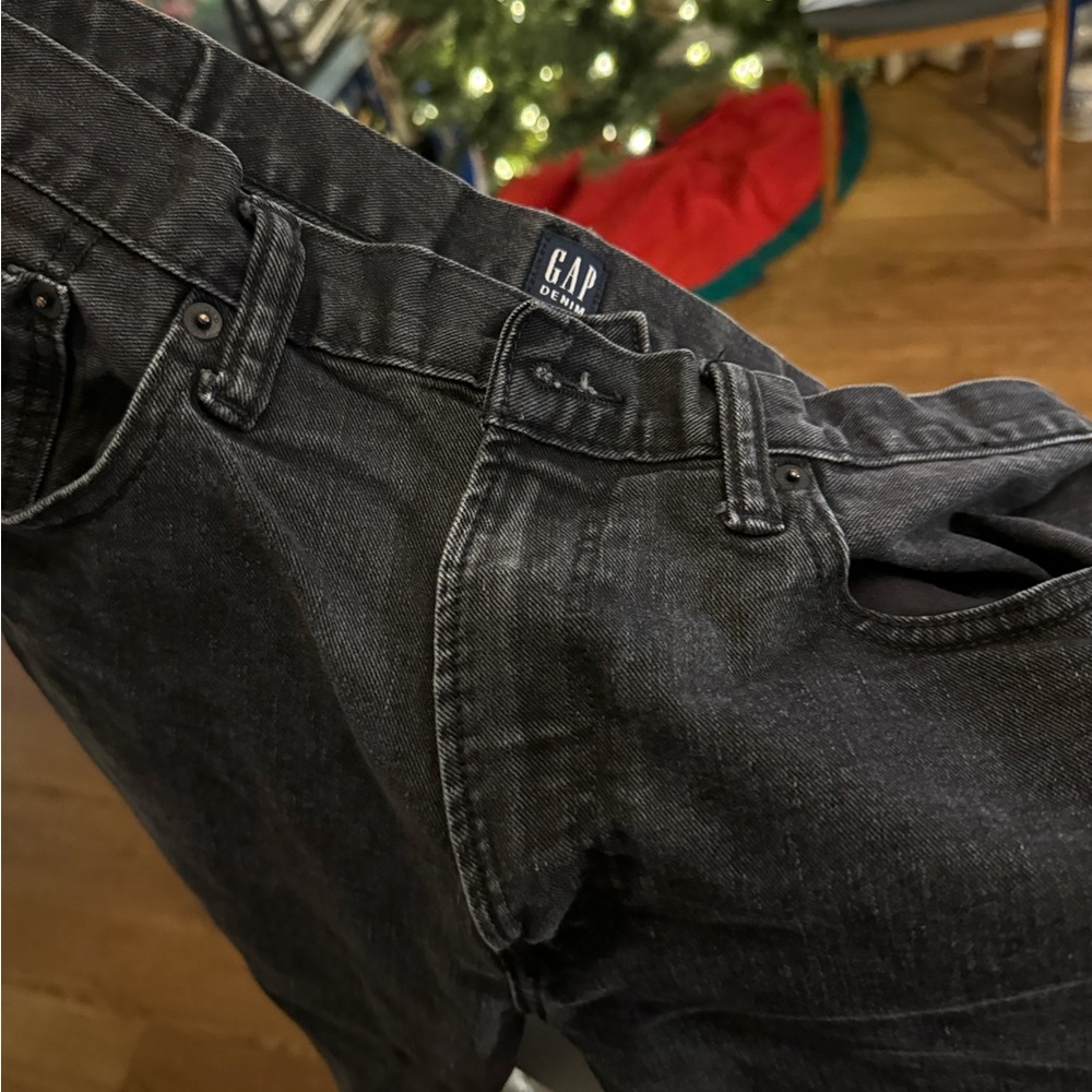 Gap, 32x32, black washed classic jeans